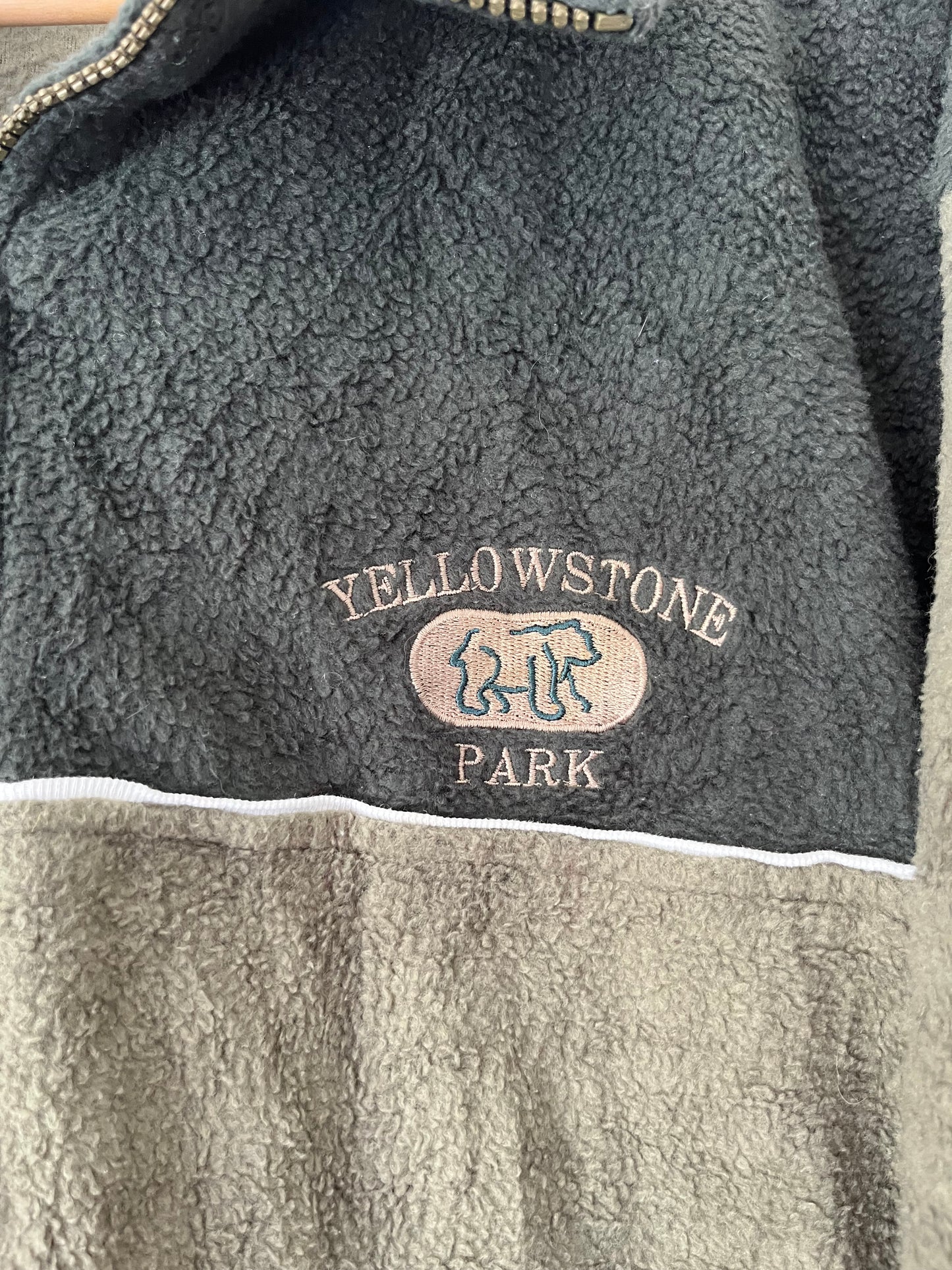 Vintage Yellow Stone Park Fleece | L